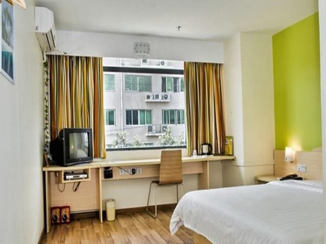 7 Days - Zizhu Bed Room