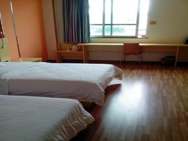 Corporate Twin, Guest room, 2 Twin/Single Bed(s), City view