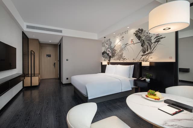 Deluxe Mountain View Room