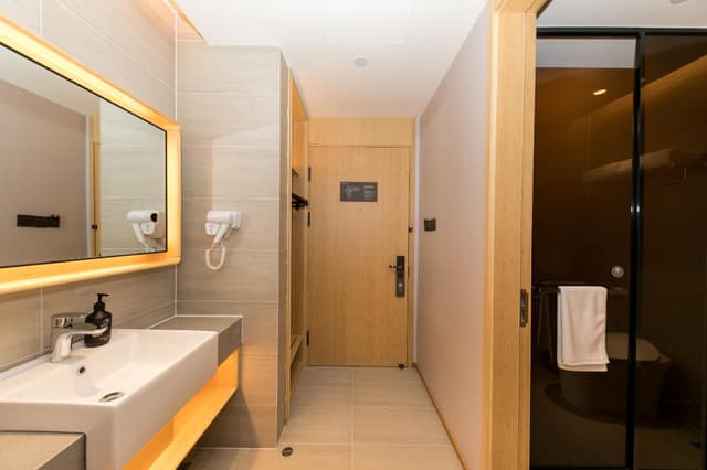 Huazhu - Superior BedRoom
