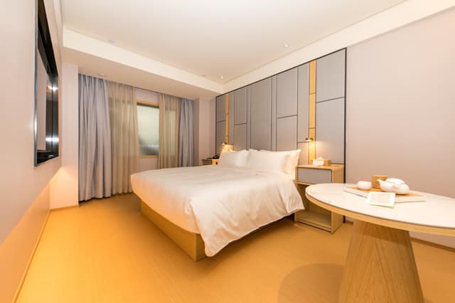Huazhu - Superior BedRoom