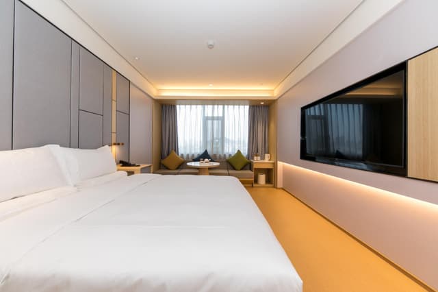 Huazhu - Destress Superior Bed Room