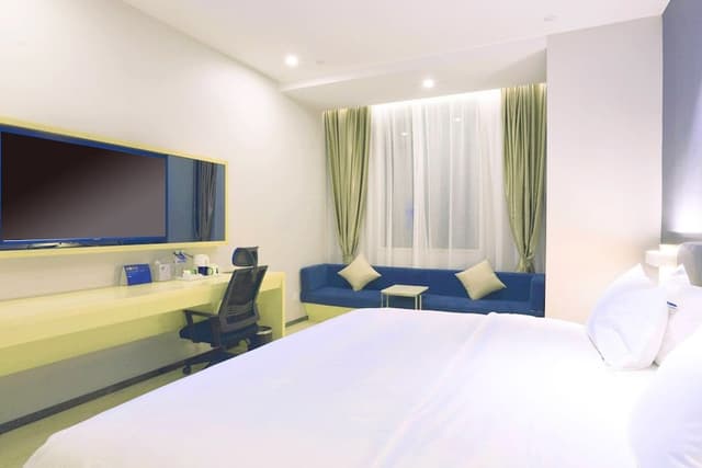 Standard Room, 1 King Bed