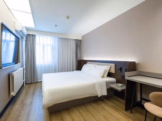 Business Queen Room