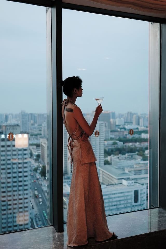 Classic Room, 1 King Bed, Club Lounge Access, City View