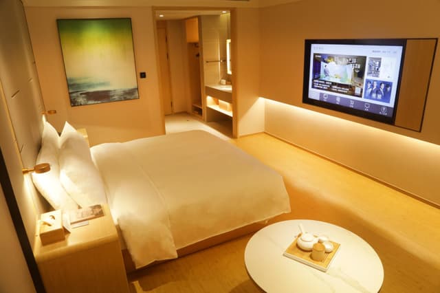 Huazhu - Destress Superior Bed Room