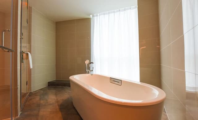 Deluxe Suite, 1 King Bed, Club Lounge Access