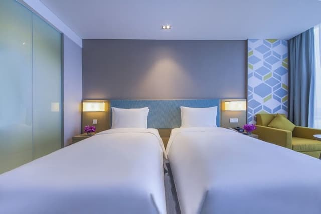 Standard Room, 2 Twin Beds, City View