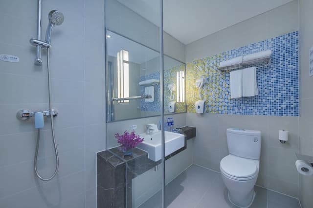 Standard Room, 2 Twin Beds, Lake View