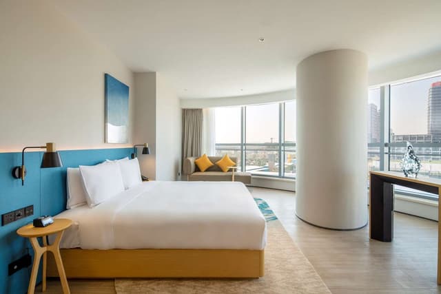 KING DELUXE SUITE