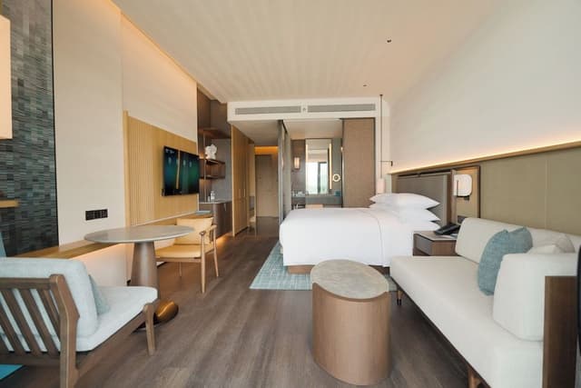 Premier Room, 1 King Bed, Ocean View (Balcony)