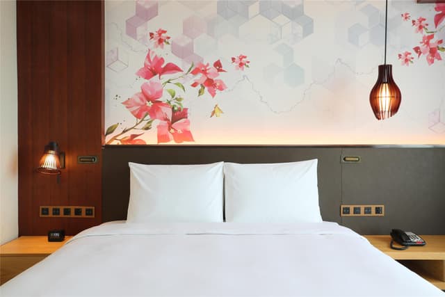 KING GUEST ROOM