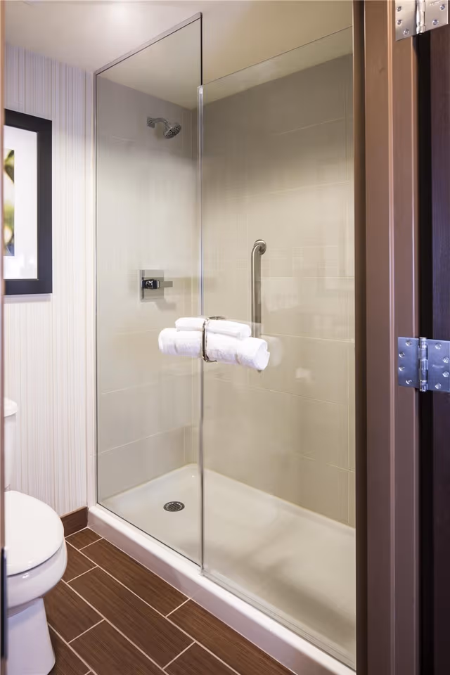 KING GUEST ROOM