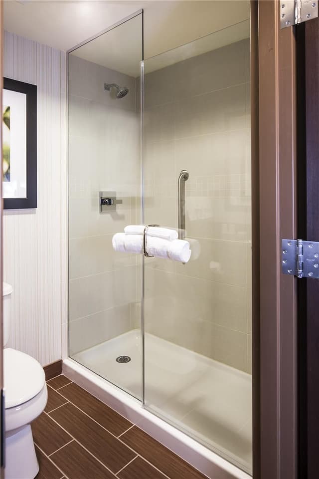 KING GUEST ROOM