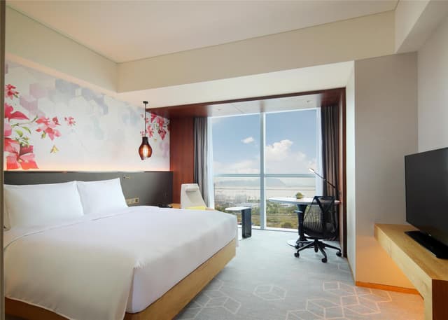 KING GUEST ROOM WITH VIEW