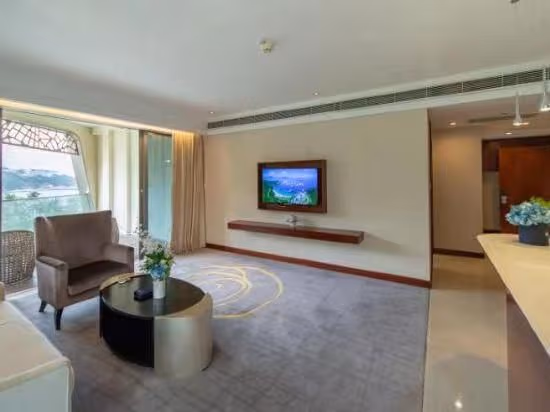 Selected Suite - Garden-View