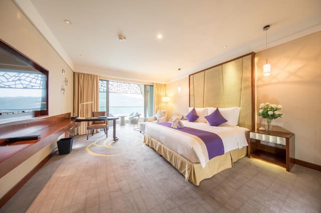 Deluxe Sea View Queen