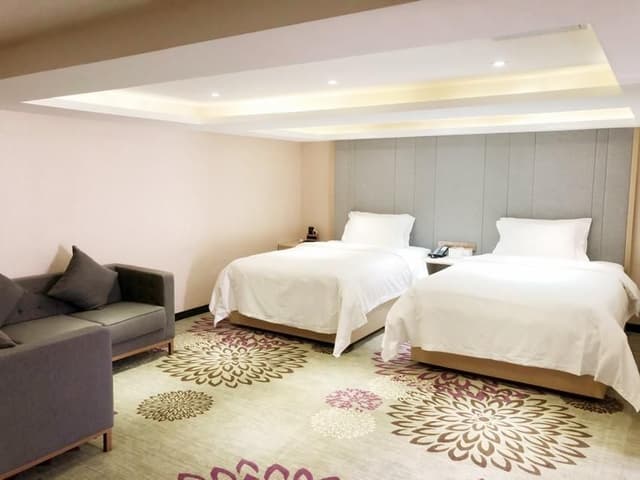 Deluxe Suite