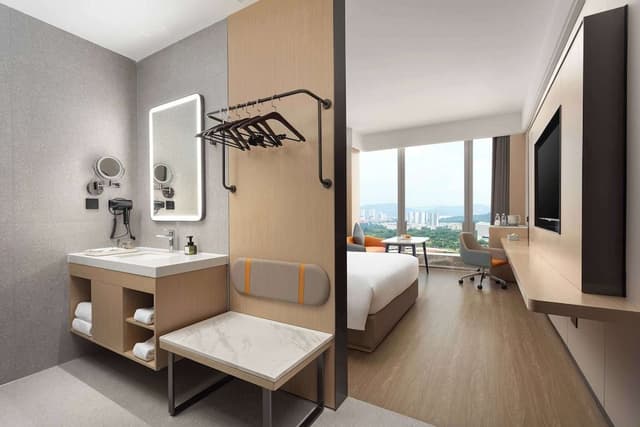 Business Room, 1 King Bed, Non Smoking