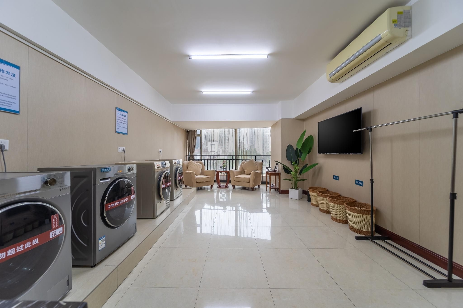 ZHUHAI XIYUAN HOTEL 珠海西苑酒店(明珠城轨站店)1