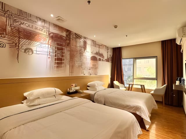 Business Room (2 beds)