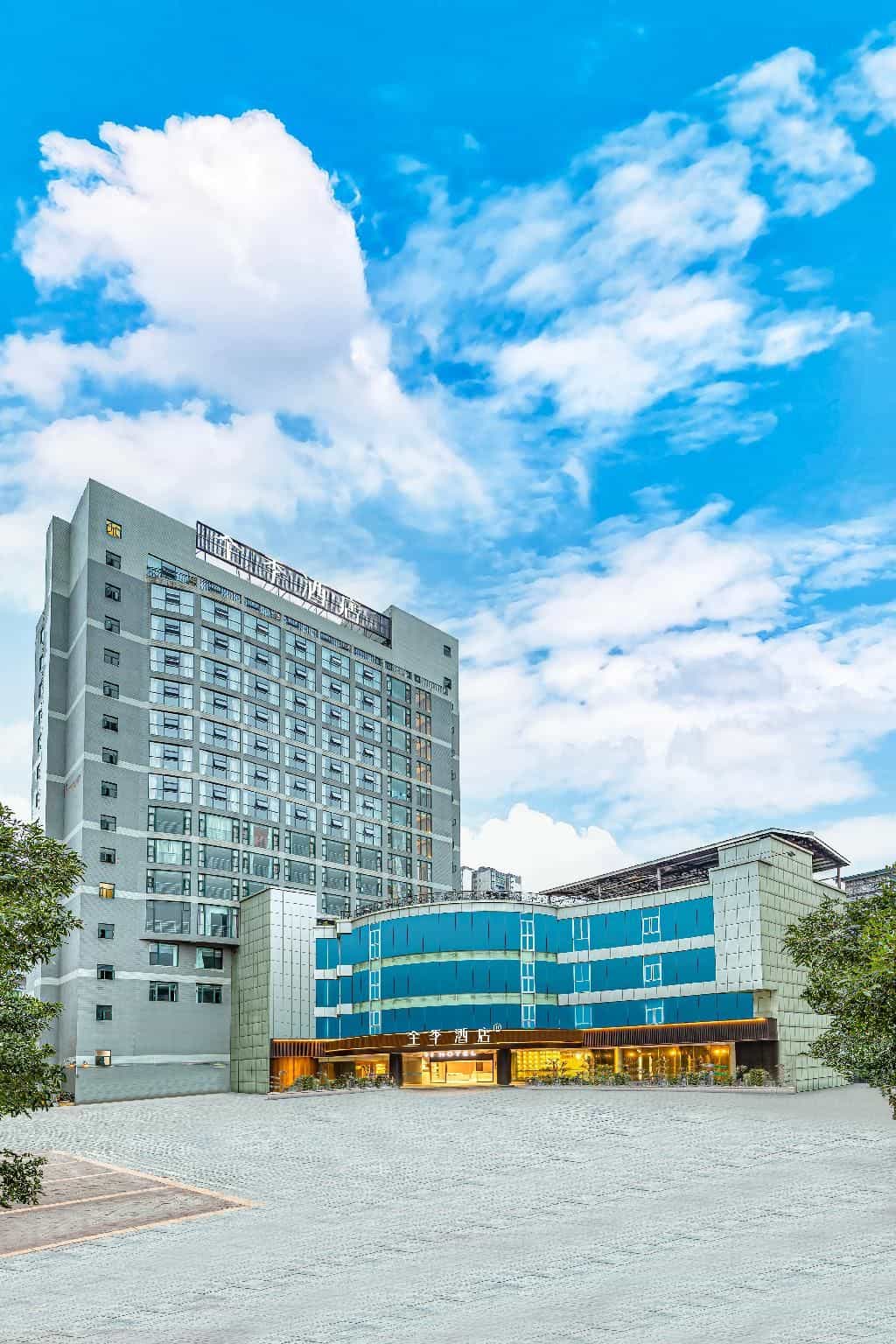 โรงแรมจี๋ ฉงชิ่ง ฟงตู ถ.หมิงซาน ริมแม่น้ำ โรงแรมจี๋ ฉงชิ่ง ฟงตู ถ.หมิงซาน ริมแม่น้ำ