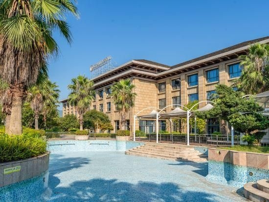 โรงแรมแกรนด์เรเซน อวิ๋นหยาง ริเวอร์แอนด์ฮอลิเดย์ (Grand Rezen Hotel Yunyang River & Holiday)0