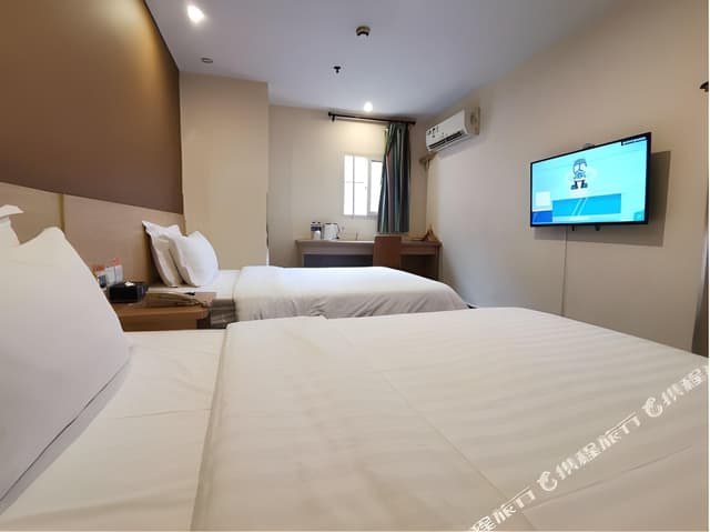 Economy Room