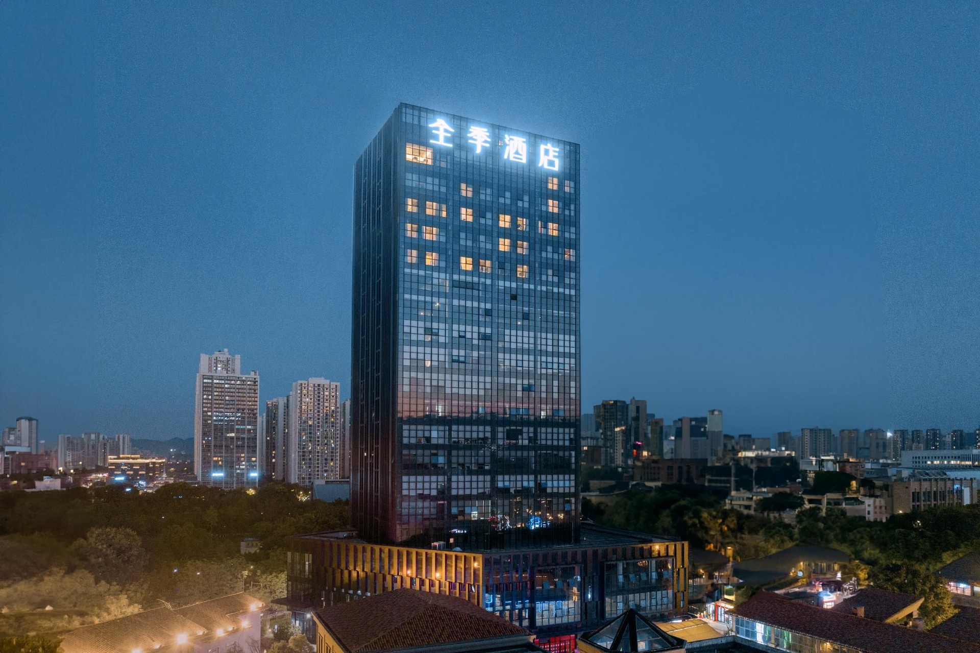 โรงแรมจี๋ ฉงชิ่ง เมืองมหาวิทยาลัย ถ.ซีเจีย (Ji Hotel Chongqing University Town Xijie)0