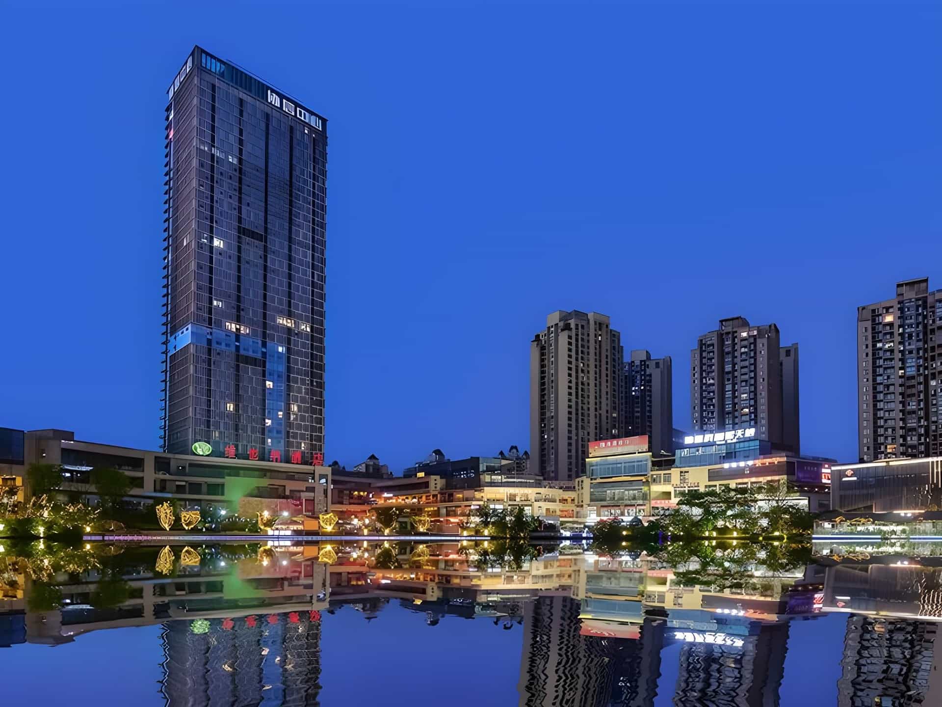 โรงแรมเวียนนา ฉงชิ่ง สถานีรถไฟความเร็วสูงหยงเฉวียน ทะเลสาบซิงหลง โรงแรมเวียนนา ฉงชิ่ง สถานีรถไฟความเร็วสูงหยงเฉวียน ทะเลสาบซิงหลง