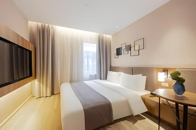 HOM - Feature 1 Bed Room