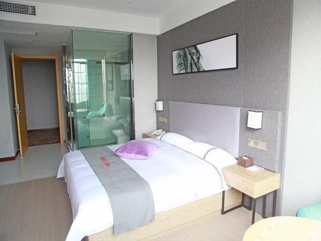 Sunmei - Bed Room With View