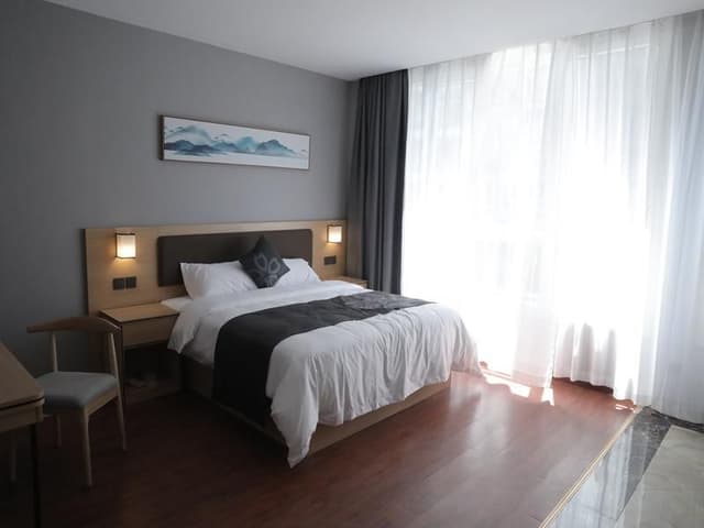 Superior Room Queen