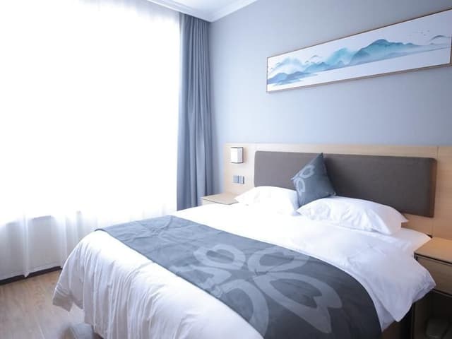 Superior Room Queen