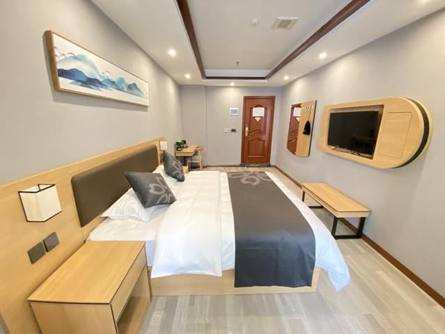 Boutique Queen Room