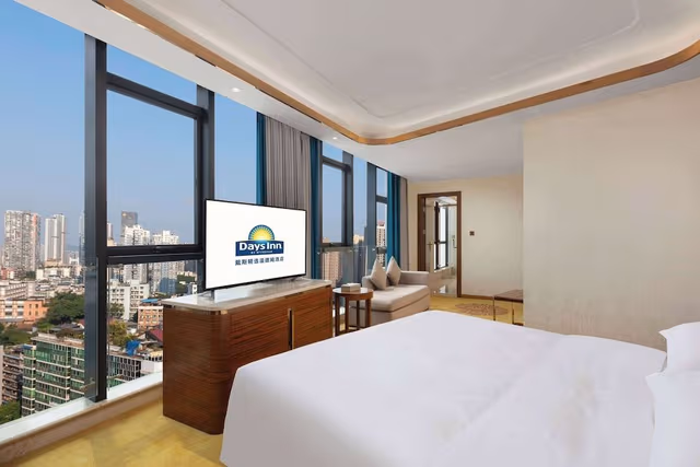 Room, 1 King Bed, Non Smoking, City View