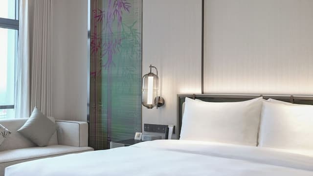 Standard Room, 1 King Bed
