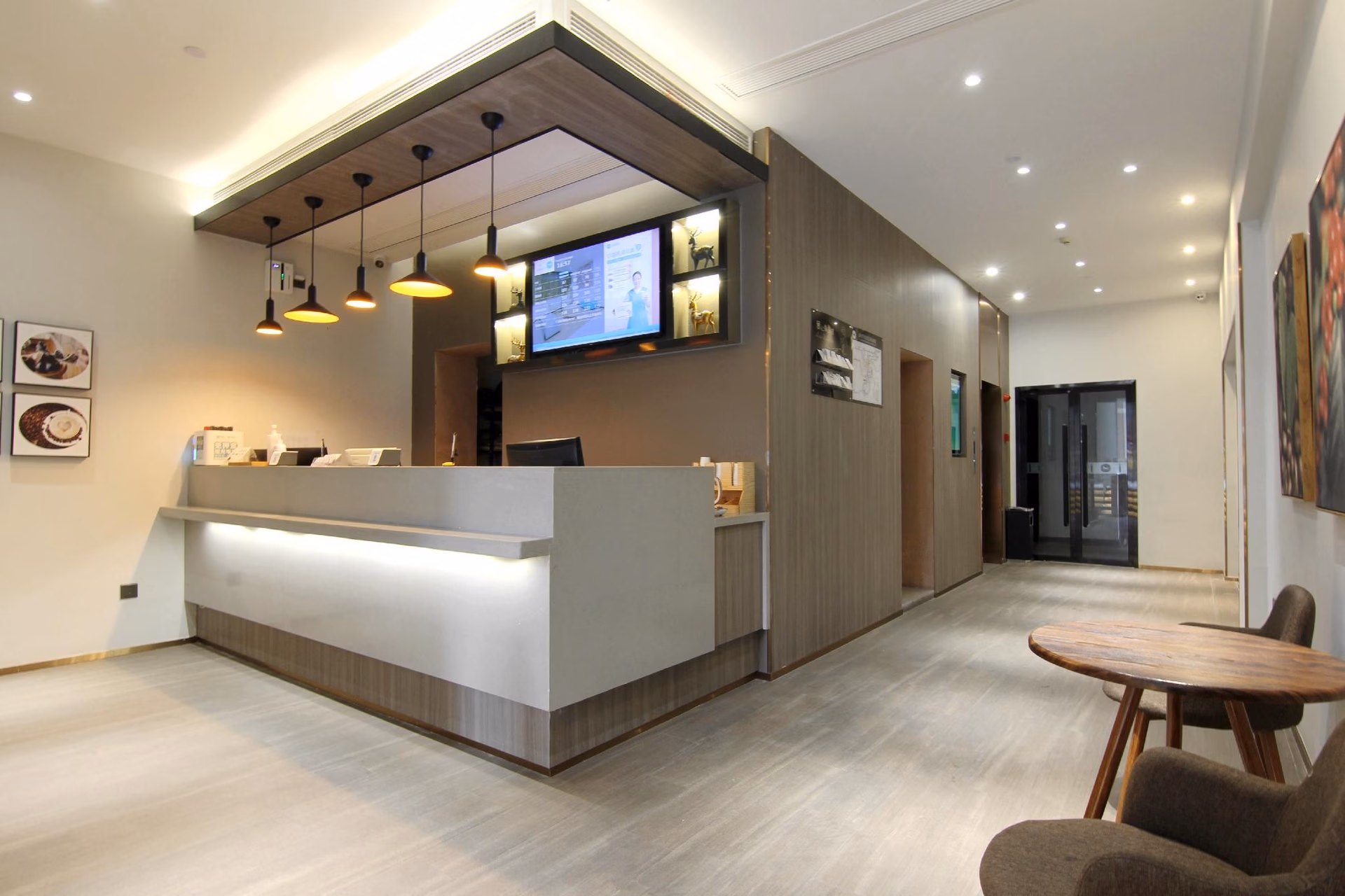 Hanting Hotel Chongqing Yangjiaping Pedestrian Street MixC2