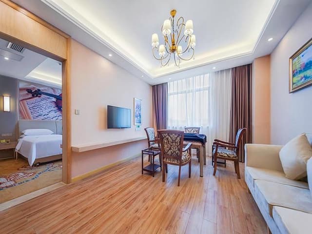 Vienna - Functional Chess Suite Room