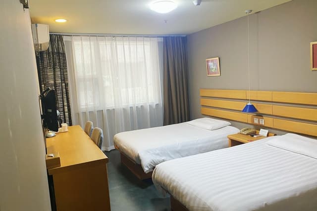 HOM - Twin Bed Room