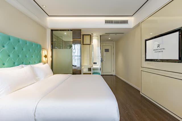Rezen - Deluxe 1 Bed Room