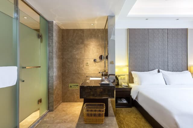 Rezen - Deluxe 1 Bed Room