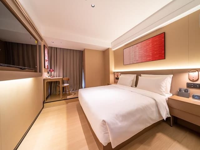 Comfort Queen Room