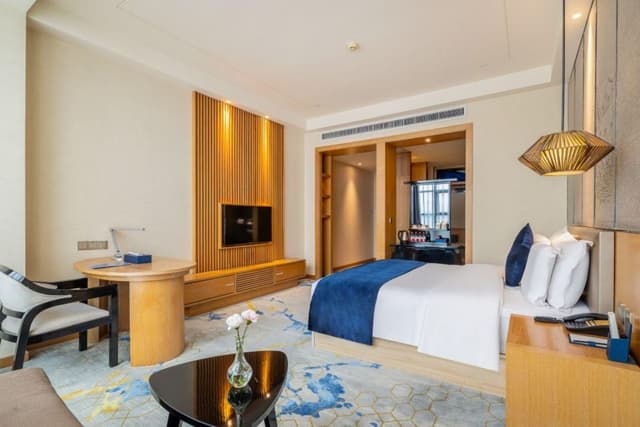 Zero Pressure Superior Queen Room