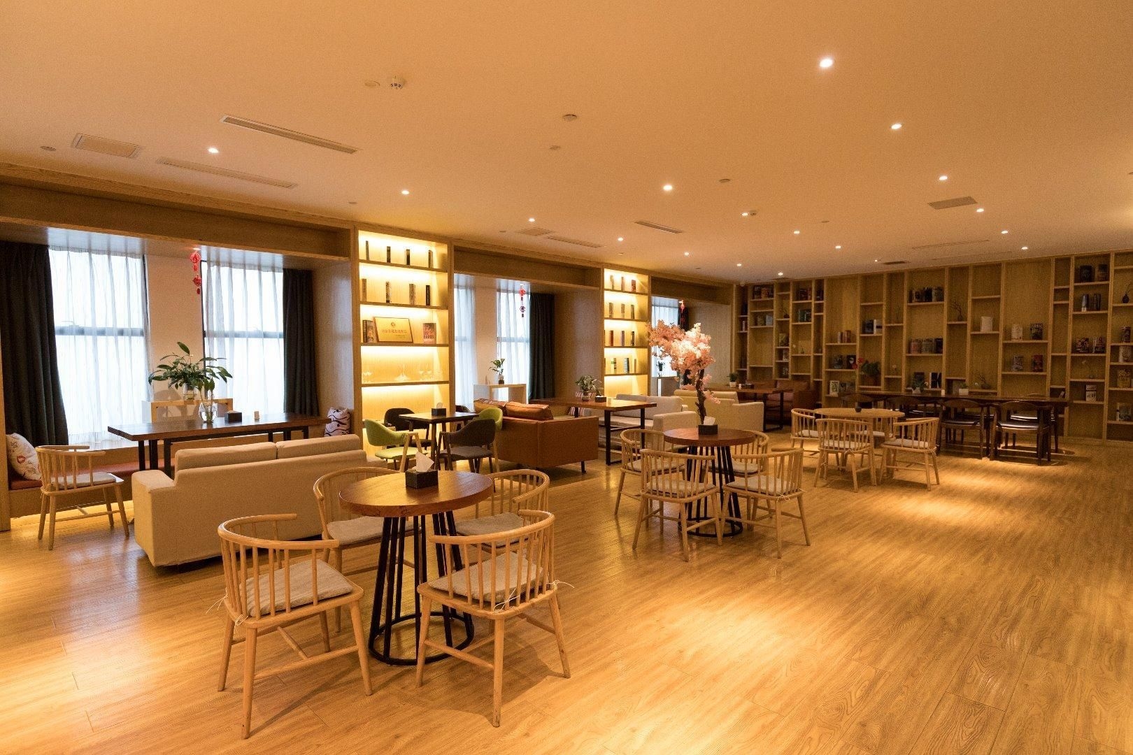 โรงแรมสตาร์เวย์ ฉงชิ่ง เหลียงเจียง นิวดิสทริค อ้ายชิงไห่ (Starway Chongqing Liangjiang New District Aiqinghai Hotel)2