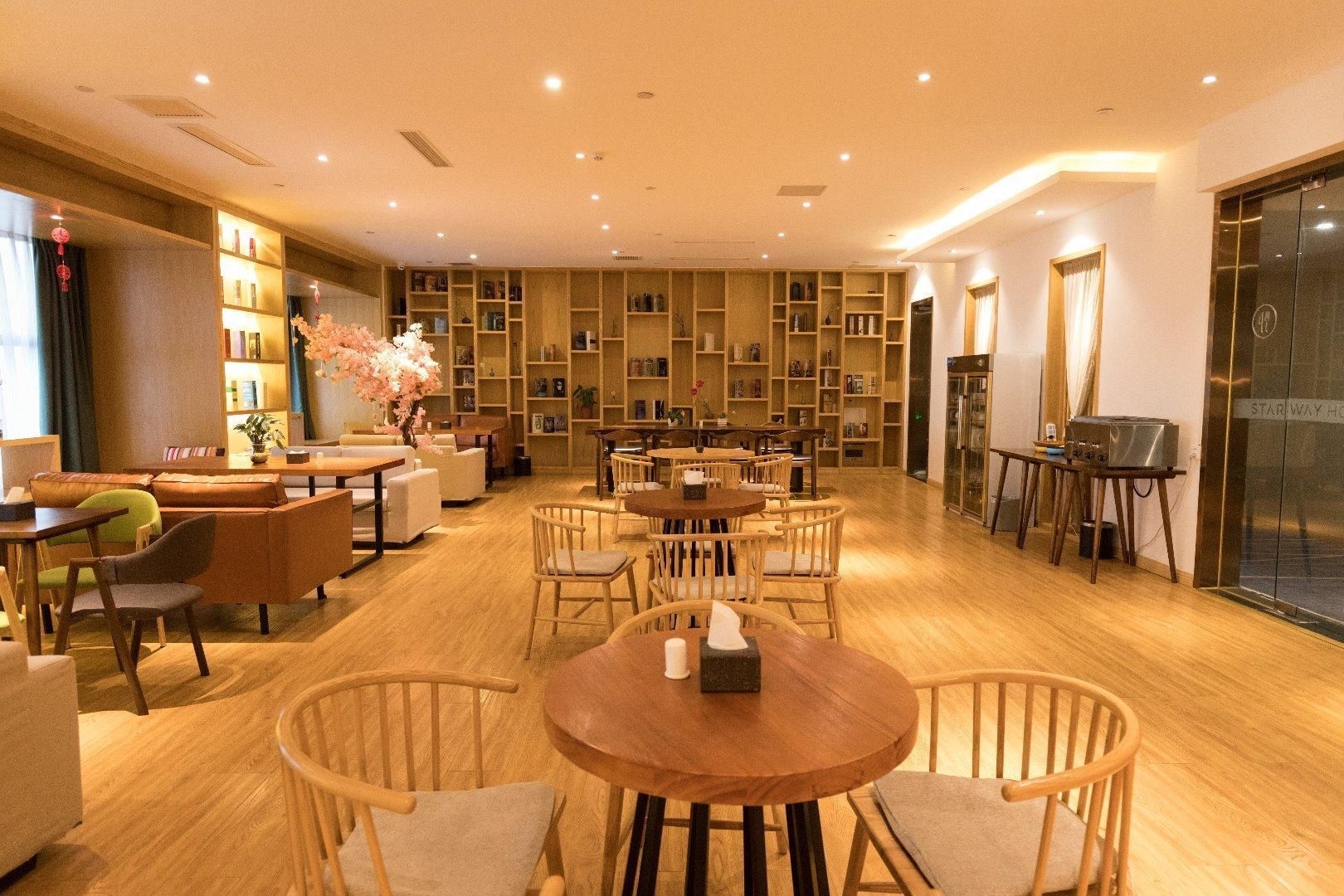 โรงแรมสตาร์เวย์ ฉงชิ่ง เหลียงเจียง นิวดิสทริค อ้ายชิงไห่ (Starway Chongqing Liangjiang New District Aiqinghai Hotel)4
