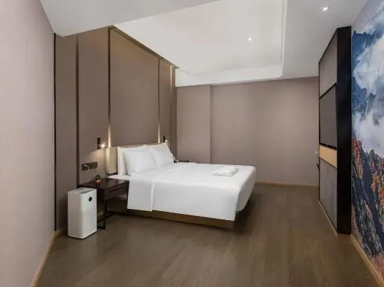 Kiki landscape Suite