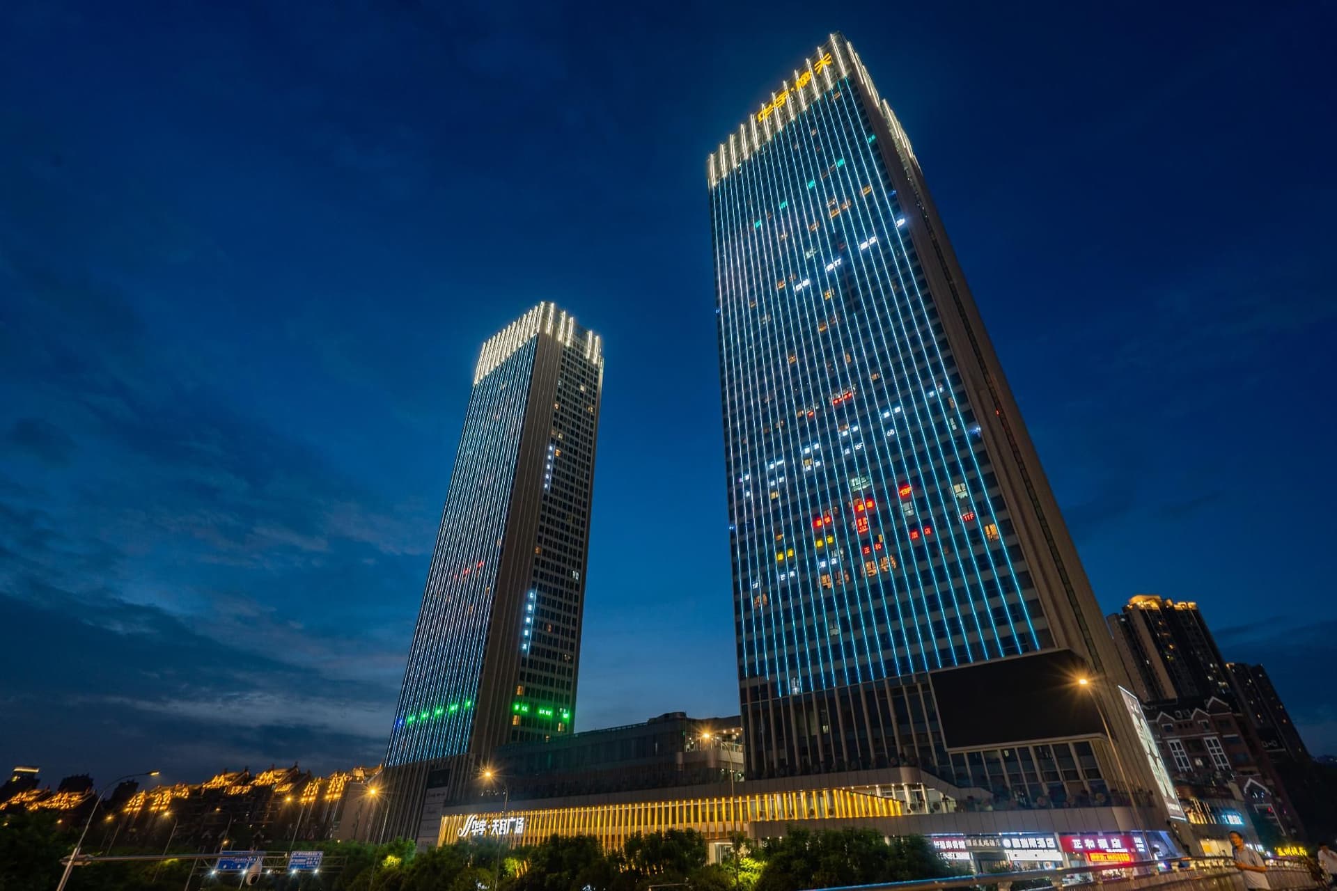 โรงแรมรีเซน ซีเล็คท์ ฉงชิ่ง วัดหลงโถว สถานีรถไฟเหนือ โรงแรมรีเซน ซีเล็คท์ ฉงชิ่ง วัดหลงโถว สถานีรถไฟเหนือ