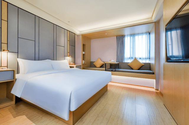 Hotel Queen Room