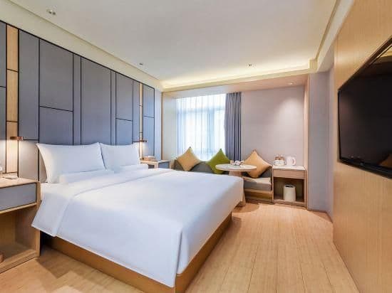 Business Queen Room